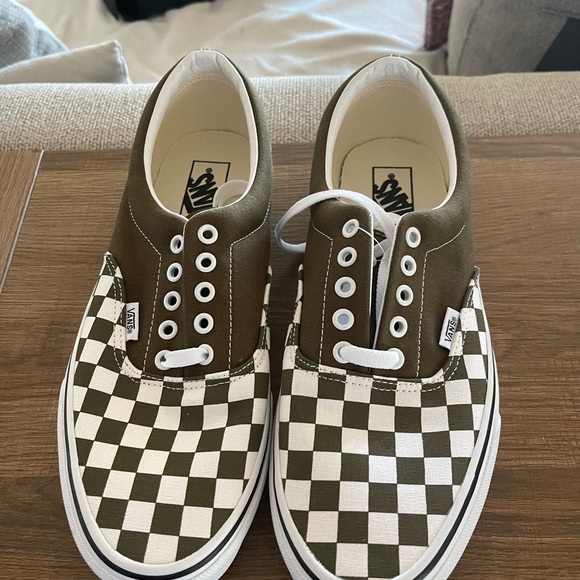 Make an offer!!! NEW VANS SIZE 10 GREEN - Picture 4 of 6